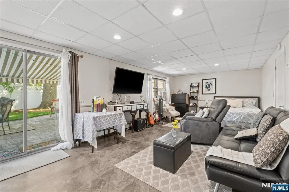 65 Miller Ave, Elmwood Park, NJ 07407