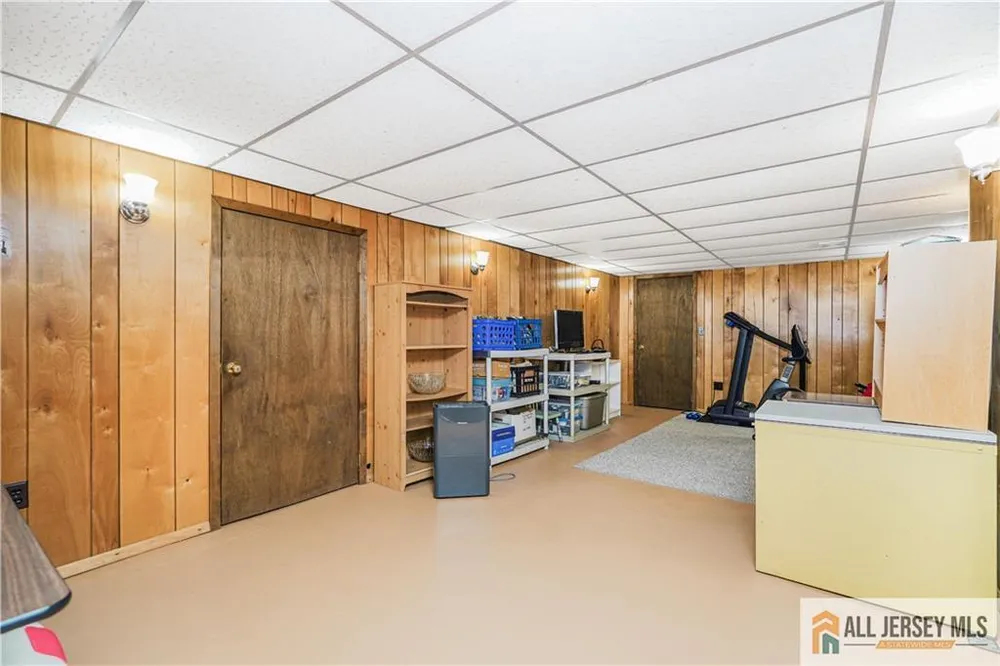 9 Braddock St, East Brunswick, NJ 08816
