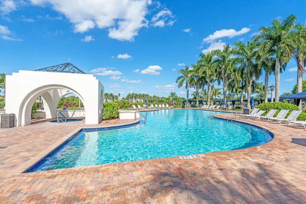 9723 Phipps Ln, Wellington, FL 33414