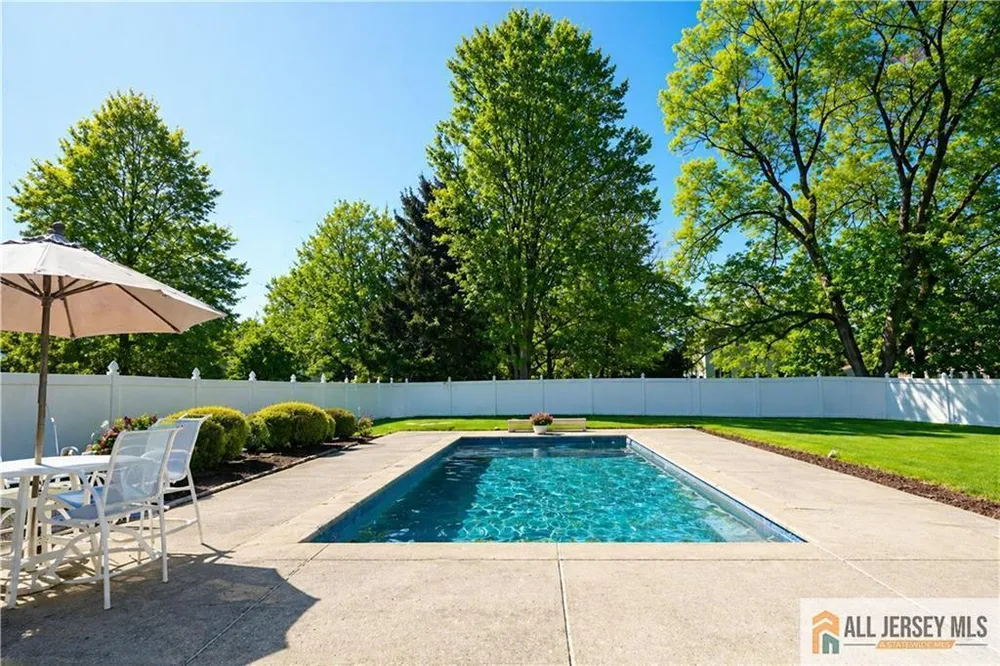 9 Braddock St, East Brunswick, NJ 08816