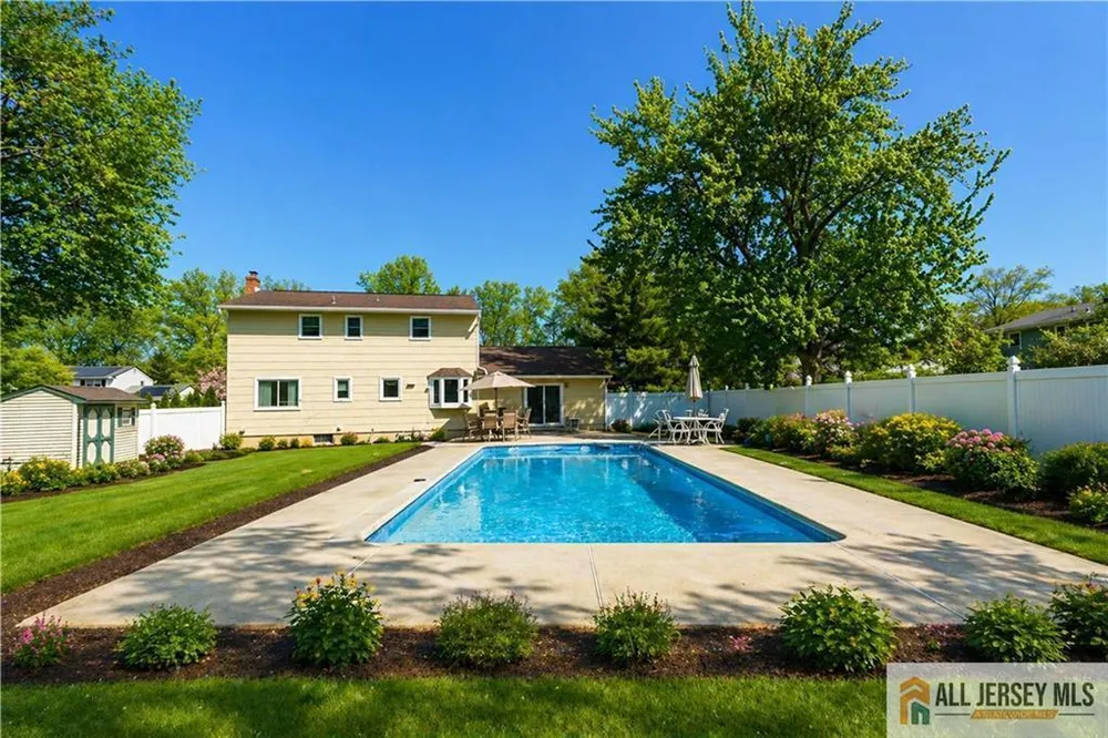 9 Braddock St, East Brunswick, NJ 08816