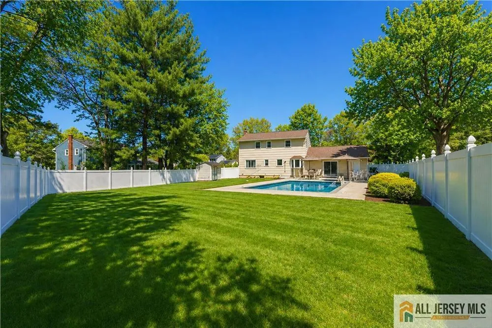 9 Braddock St, East Brunswick, NJ 08816