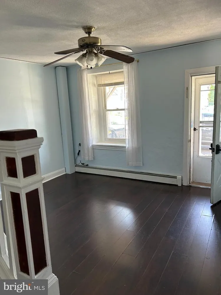 629 Summit St, King of Prussia, PA 19406-2719