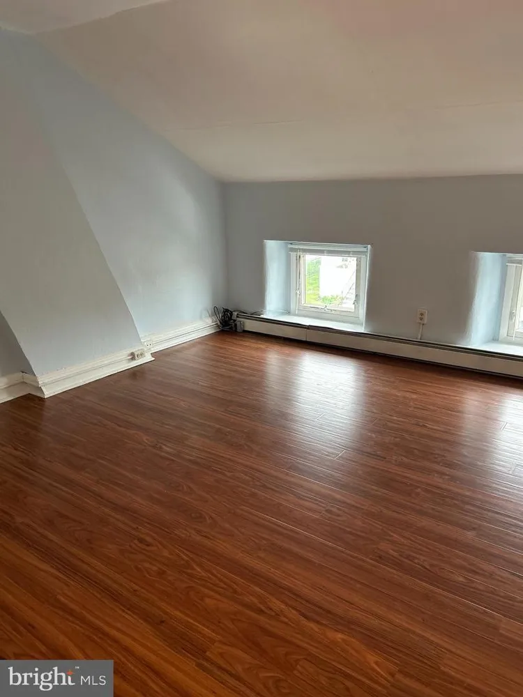 629 Summit St, King of Prussia, PA 19406-2719