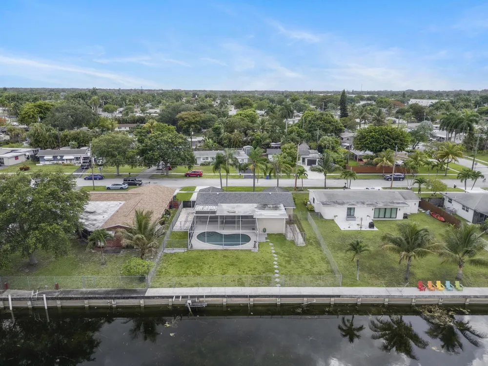 1710 W River Dr, Margate, FL 33063
