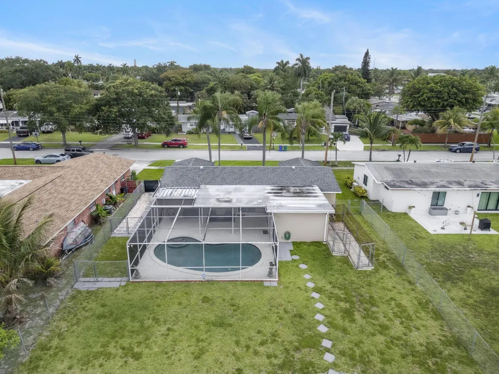 1710 W River Dr, Margate, FL 33063