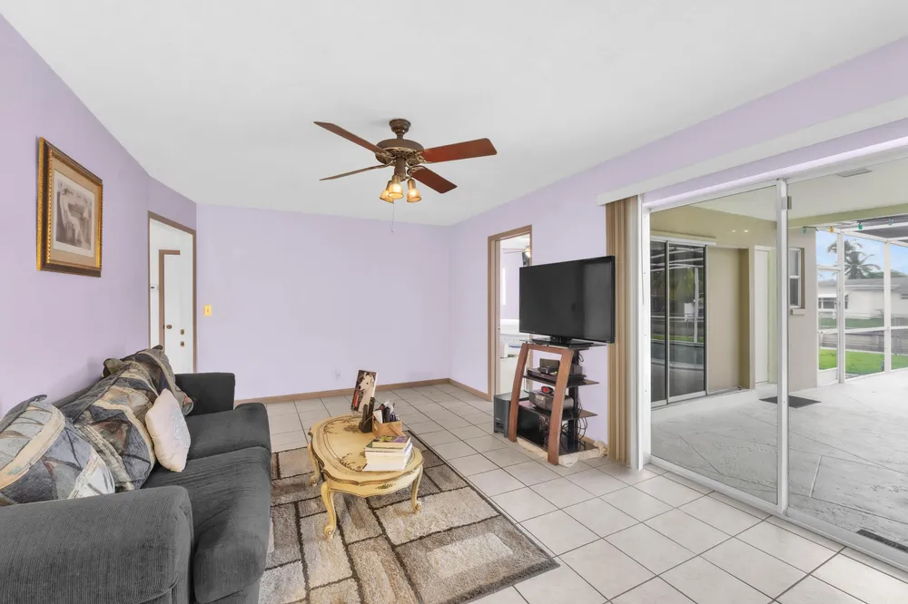 1710 W River Dr, Margate, FL 33063