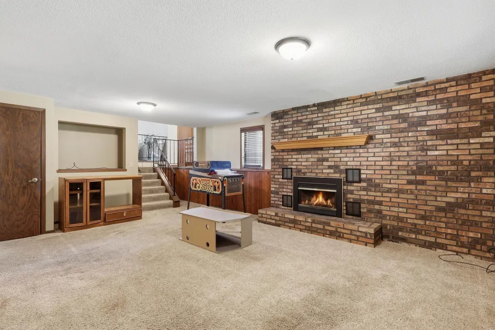 7965 75th St S, Cottage Grove, MN 55016
