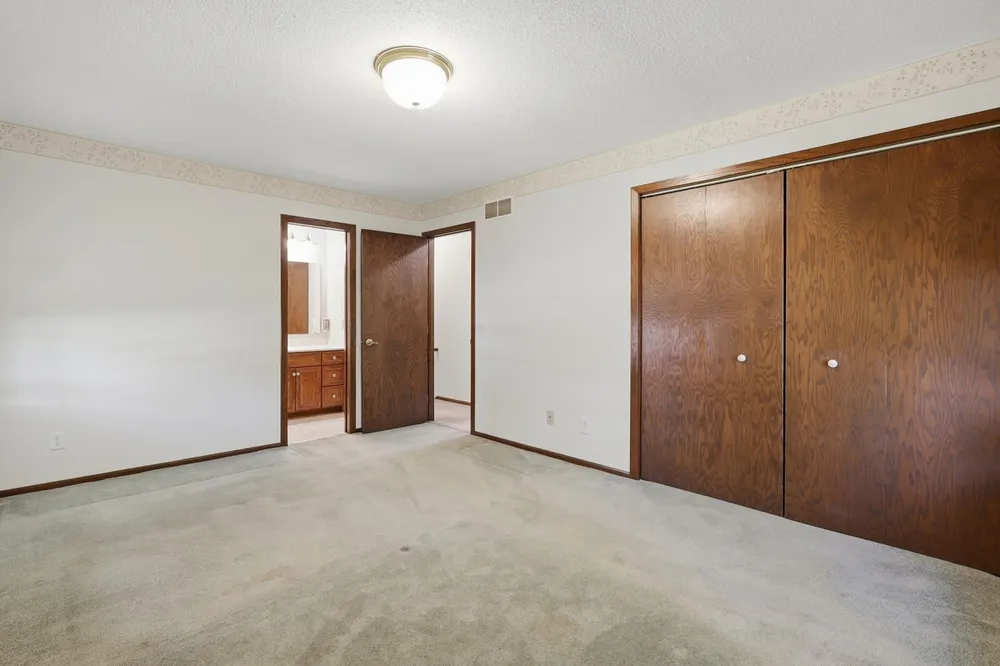 7965 75th St S, Cottage Grove, MN 55016