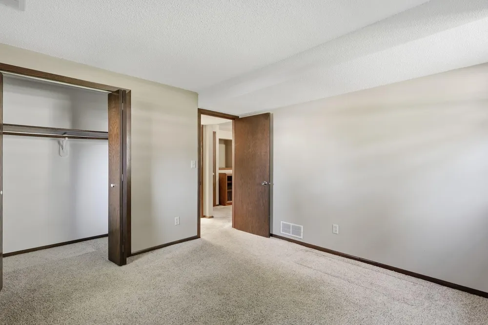 7965 75th St S, Cottage Grove, MN 55016
