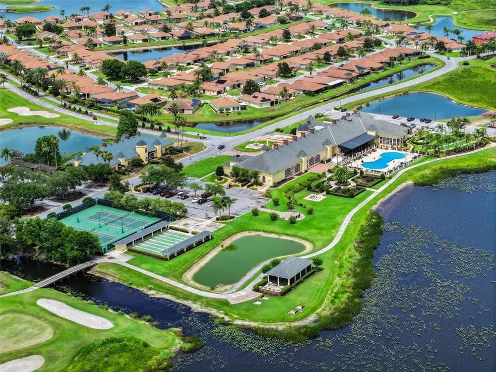 5312 Nicklaus Dr, Winter Haven, FL 33884
