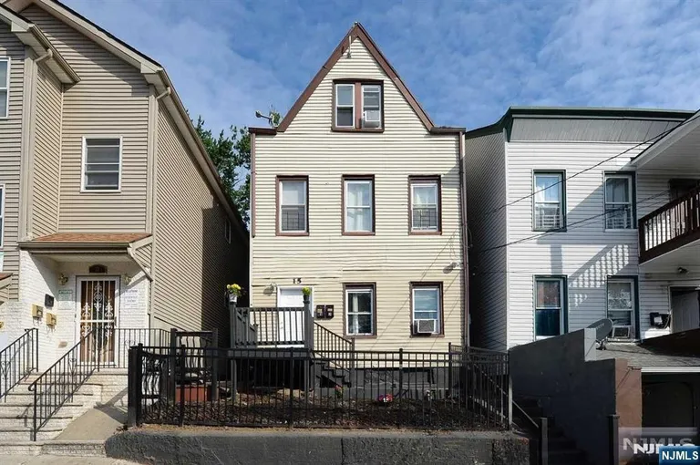 15 N 3rd St, Paterson, NJ 07522