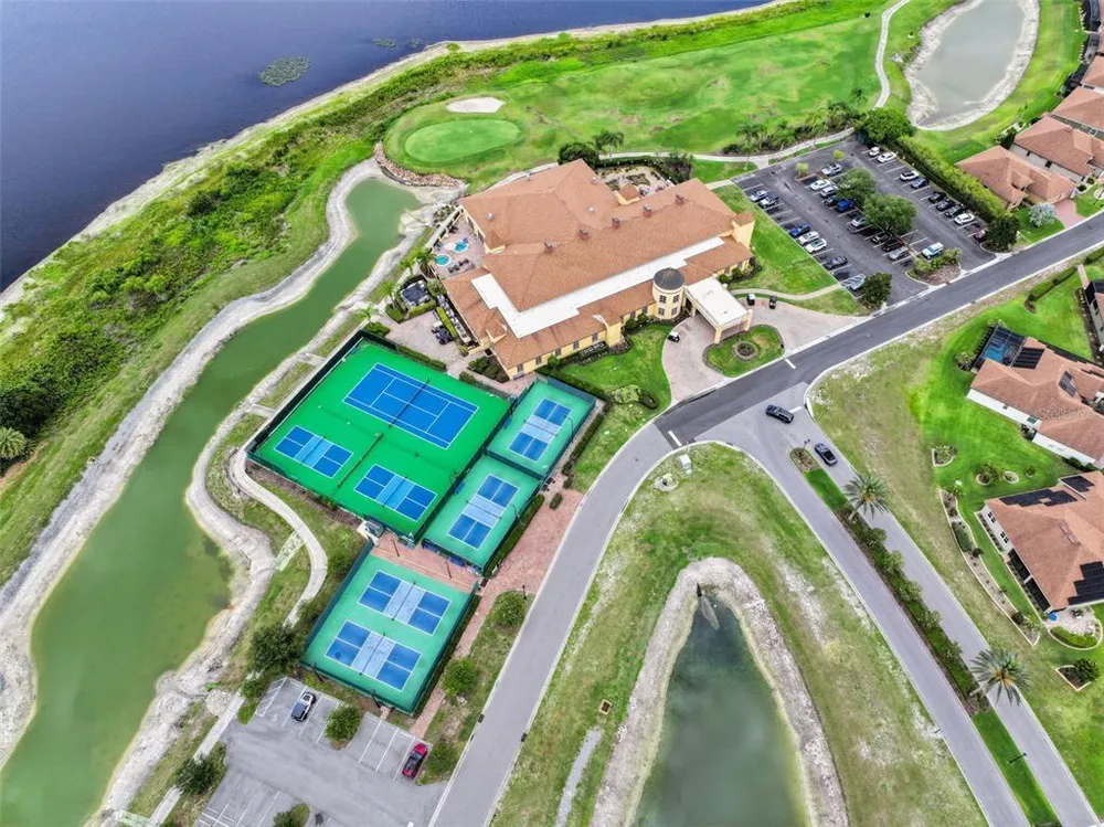 5312 Nicklaus Dr, Winter Haven, FL 33884