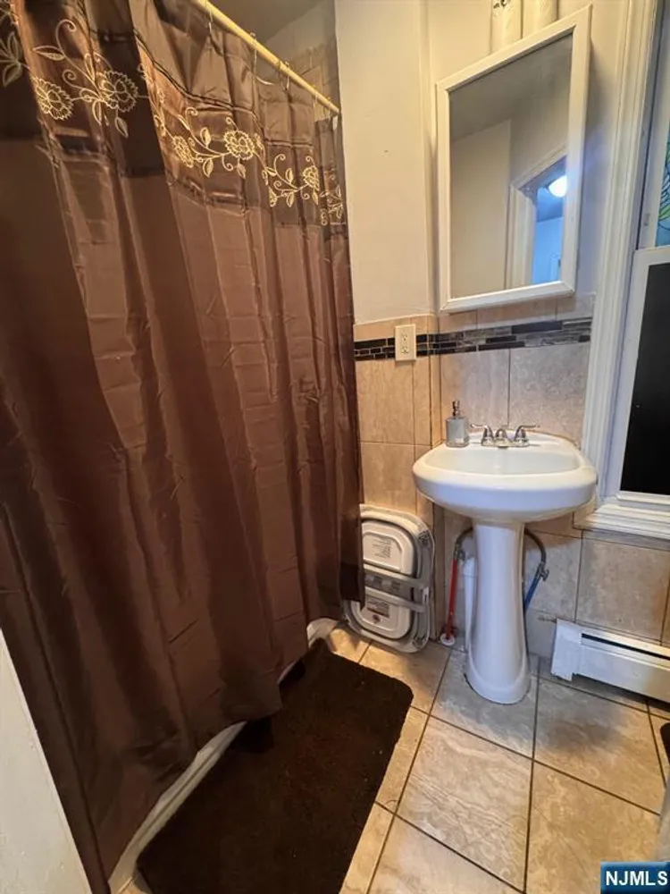 15 N 3rd St, Paterson, NJ 07522