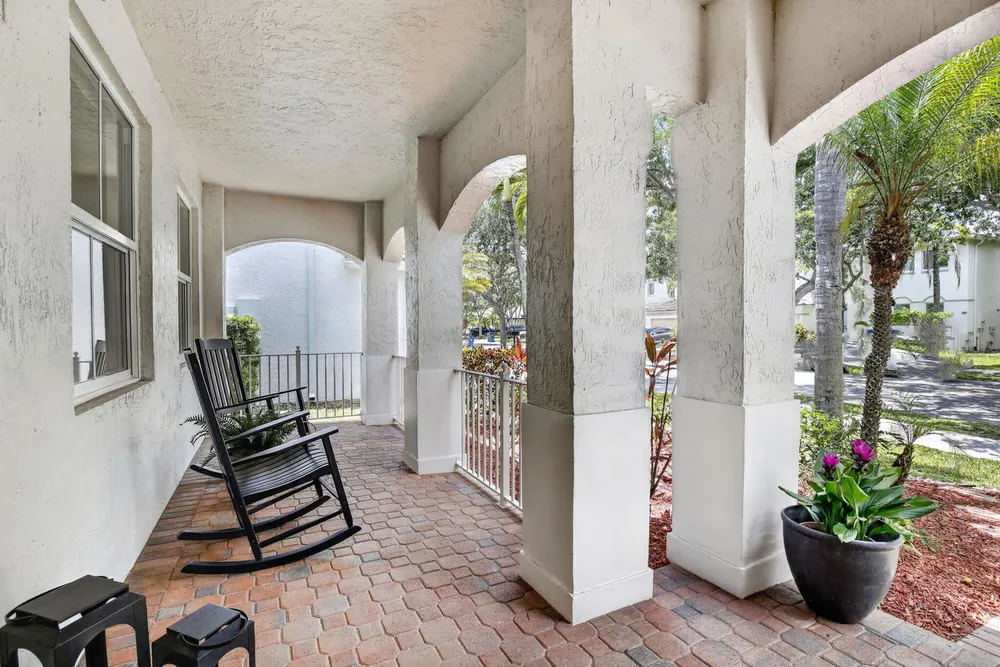 4299 Laurel Ridge Circle, Weston, FL 33331