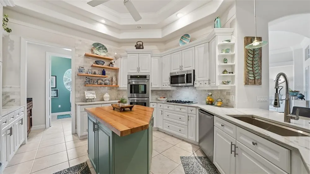 27 Dominica Dr, Englewood, FL 34223