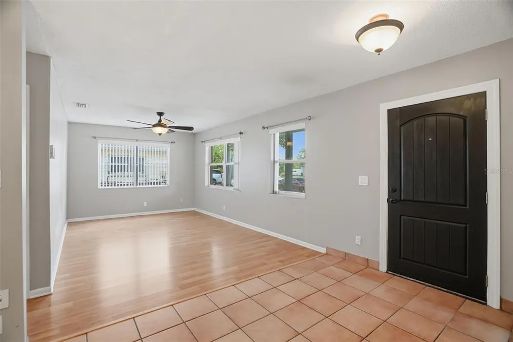 4307 W Wisconsin Ct, Tampa, FL 33616
