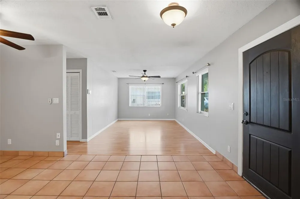 4307 W Wisconsin Ct, Tampa, FL 33616