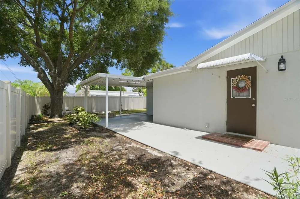 4307 W Wisconsin Ct, Tampa, FL 33616