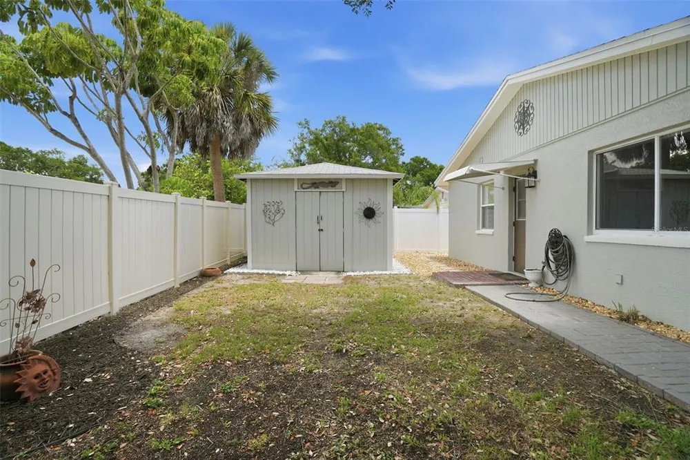 4307 W Wisconsin Ct, Tampa, FL 33616