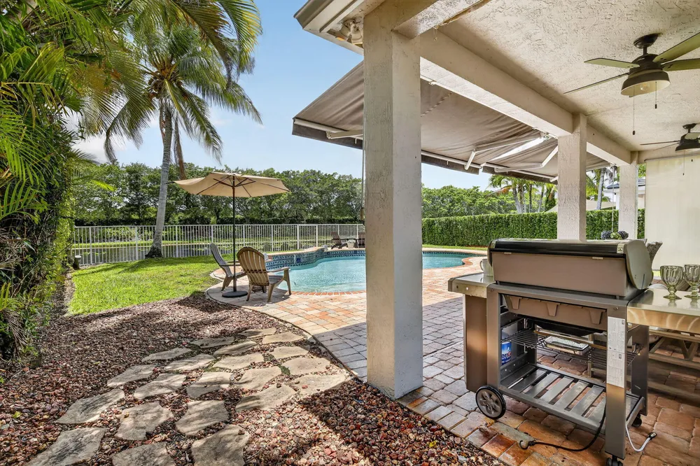 4299 Laurel Ridge Circle, Weston, FL 33331