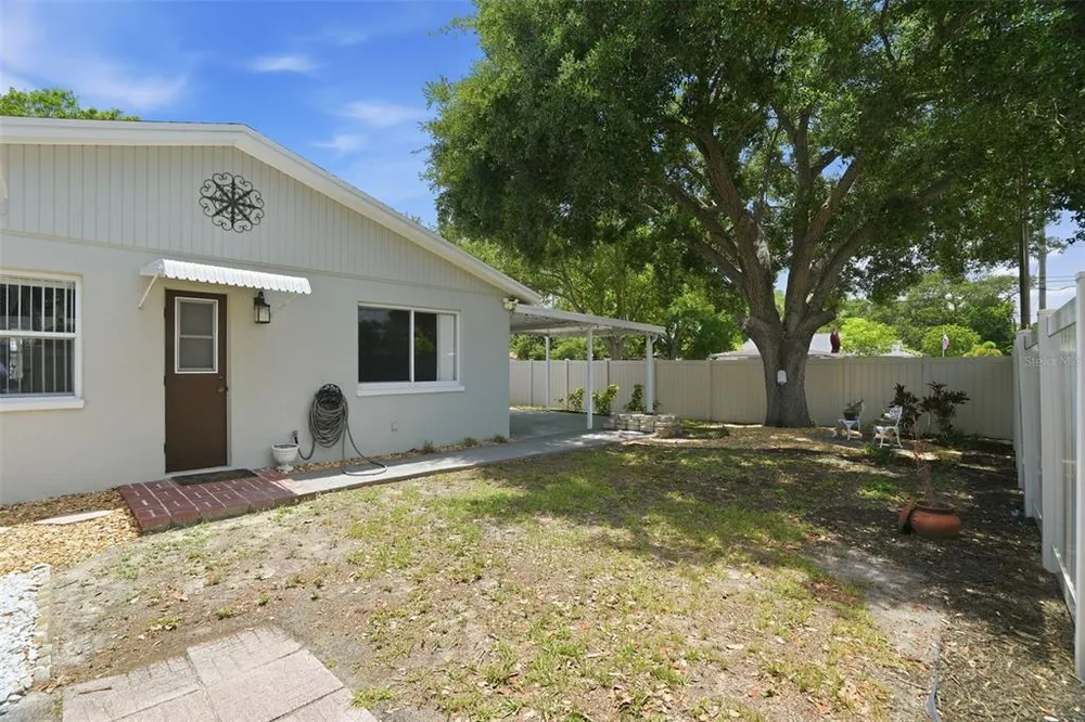 4307 W Wisconsin Ct, Tampa, FL 33616