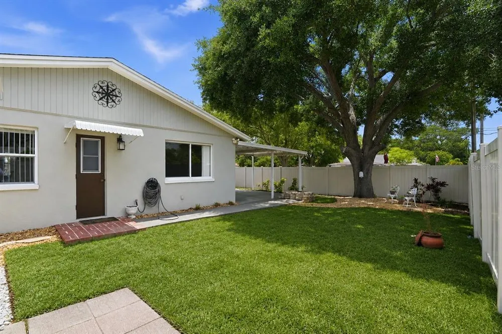 4307 W Wisconsin Ct, Tampa, FL 33616