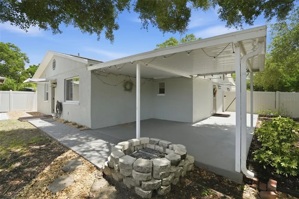 4307 W Wisconsin Ct, Tampa, FL 33616