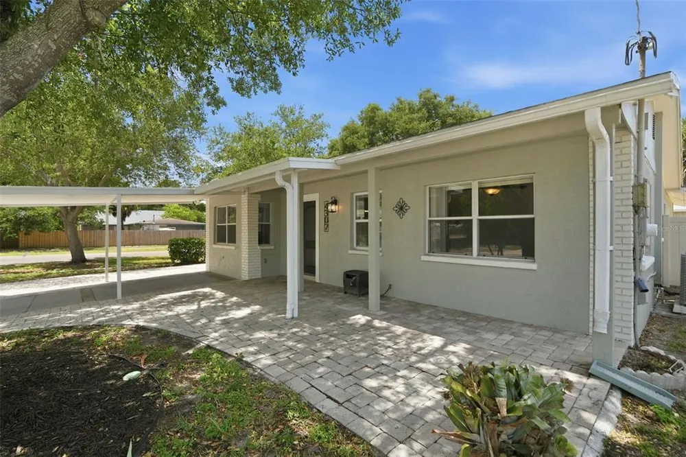 4307 W Wisconsin Ct, Tampa, FL 33616