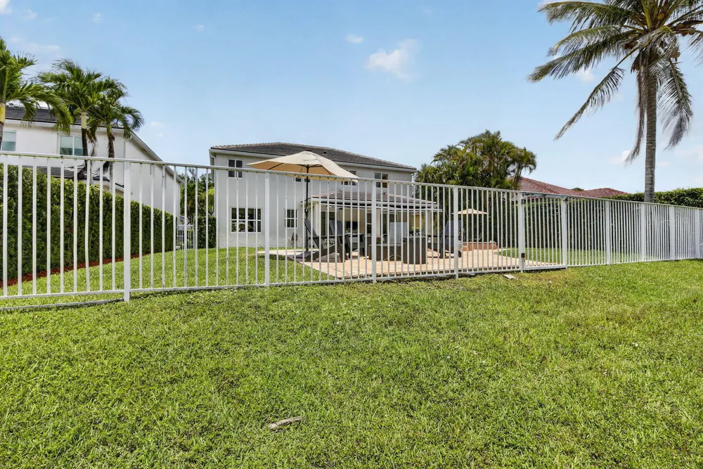 4299 Laurel Ridge Circle, Weston, FL 33331