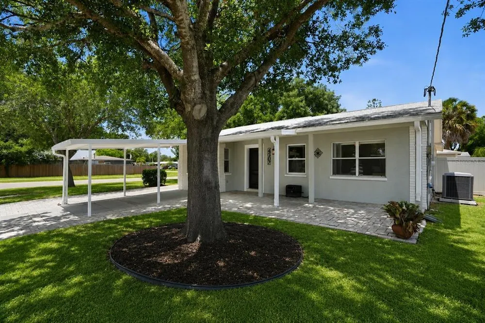 4307 W Wisconsin Ct, Tampa, FL 33616