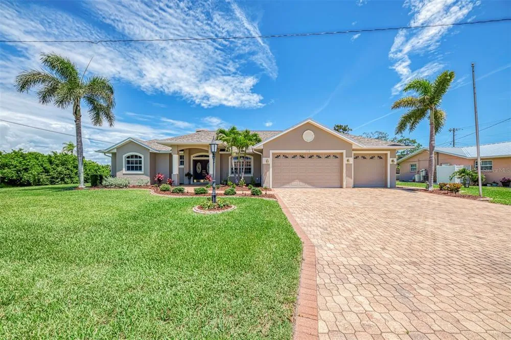 935 Graham Rd, Venice, FL 34293