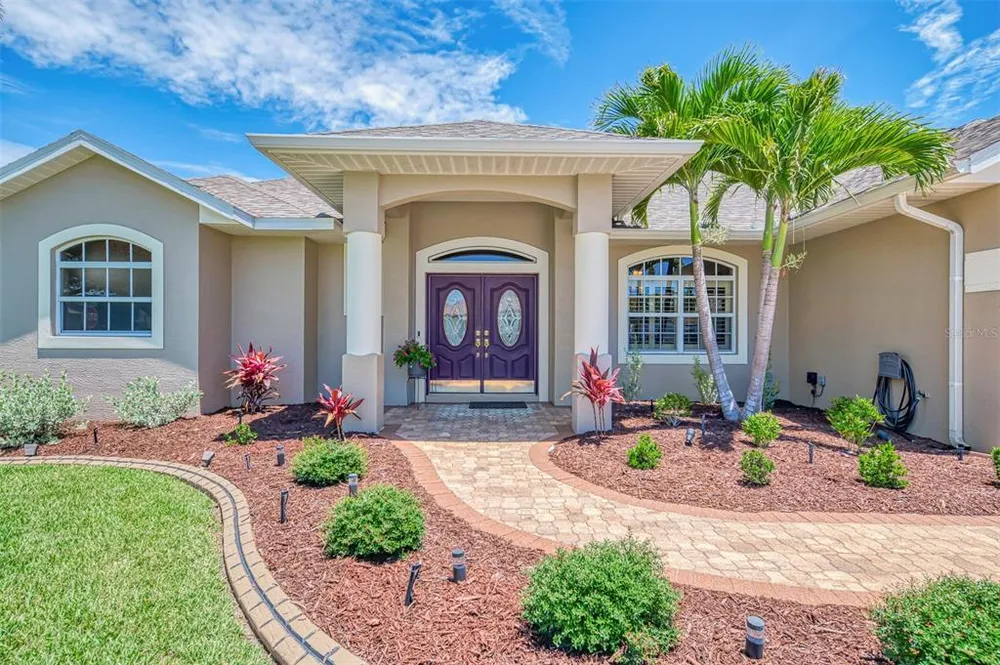 935 Graham Rd, Venice, FL 34293