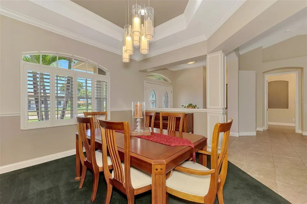 935 Graham Rd, Venice, FL 34293