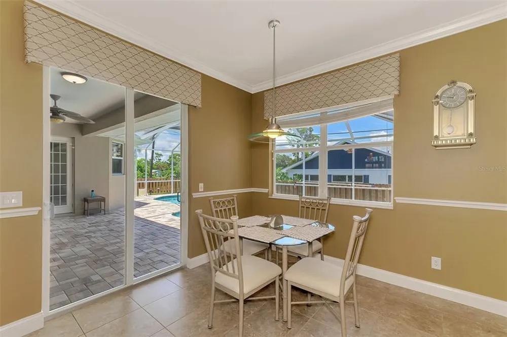 935 Graham Rd, Venice, FL 34293