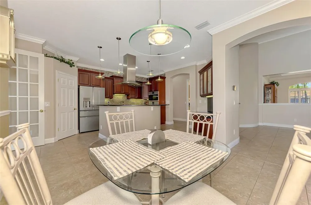 935 Graham Rd, Venice, FL 34293