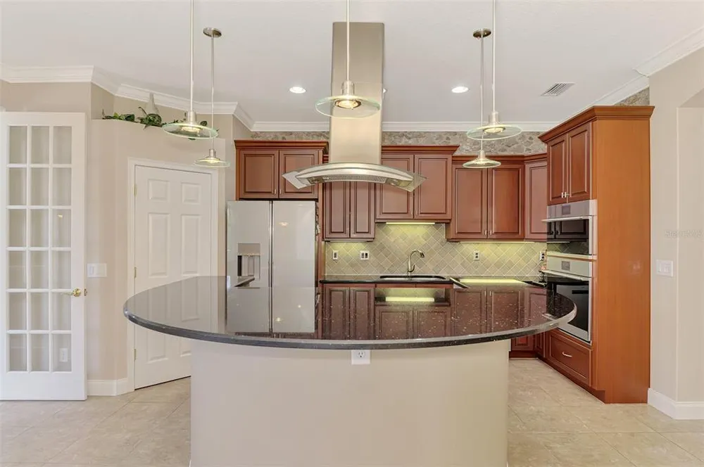 935 Graham Rd, Venice, FL 34293