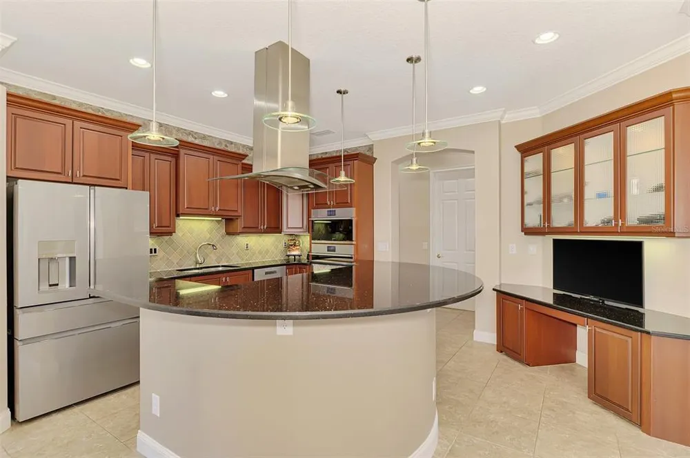 935 Graham Rd, Venice, FL 34293