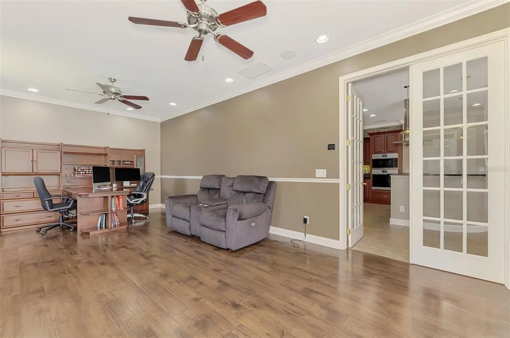 935 Graham Rd, Venice, FL 34293
