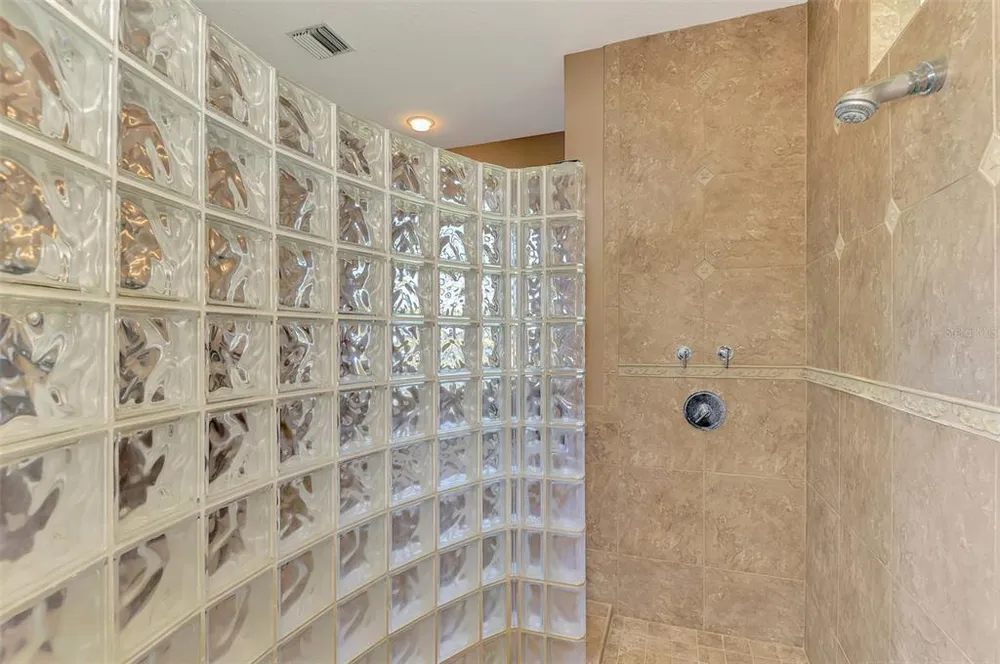 935 Graham Rd, Venice, FL 34293
