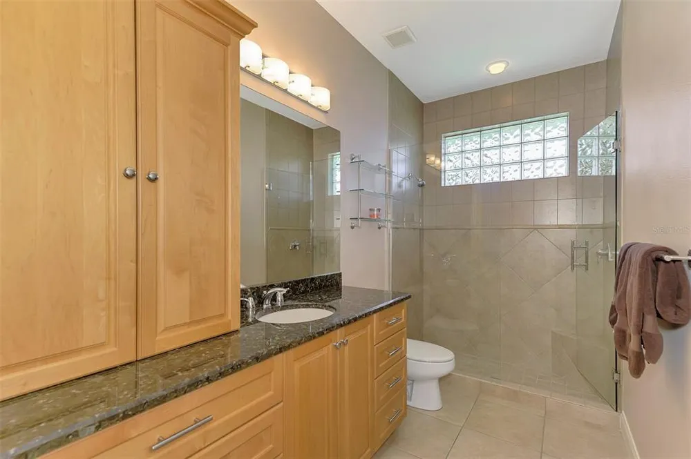 935 Graham Rd, Venice, FL 34293