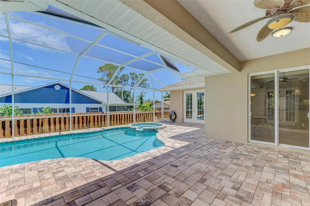 935 Graham Rd, Venice, FL 34293