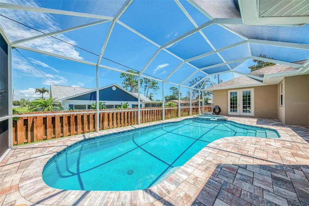 935 Graham Rd, Venice, FL 34293