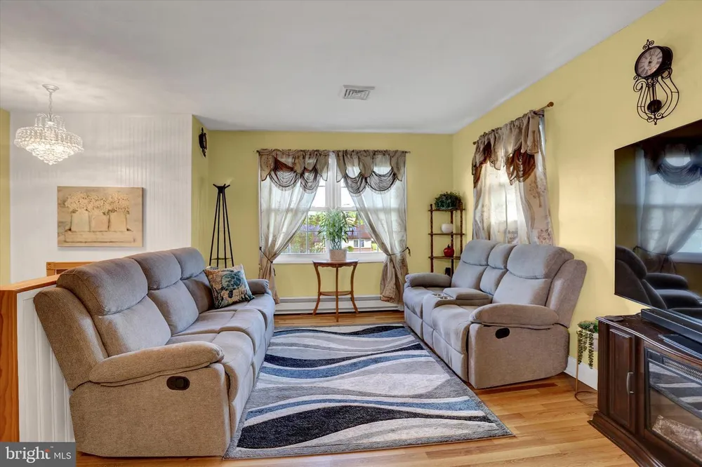 3269 Night in Gale Dr, Dover, PA 17315