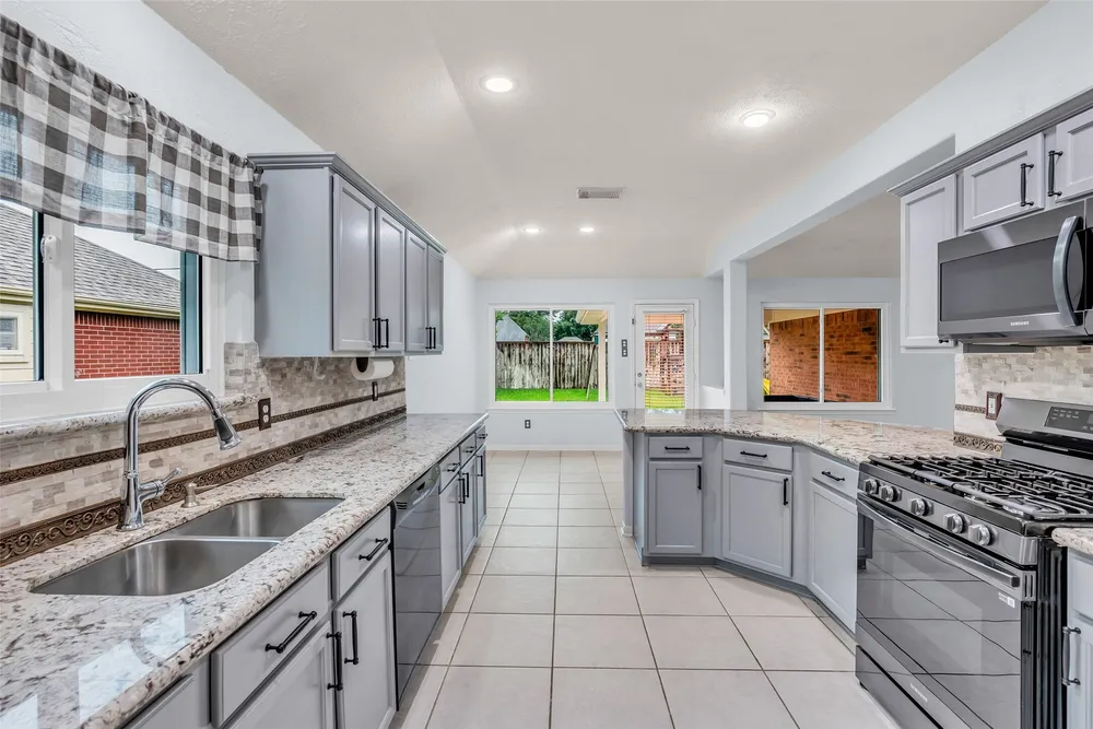 1823 Cornerstone Place Dr, Katy, TX 77450