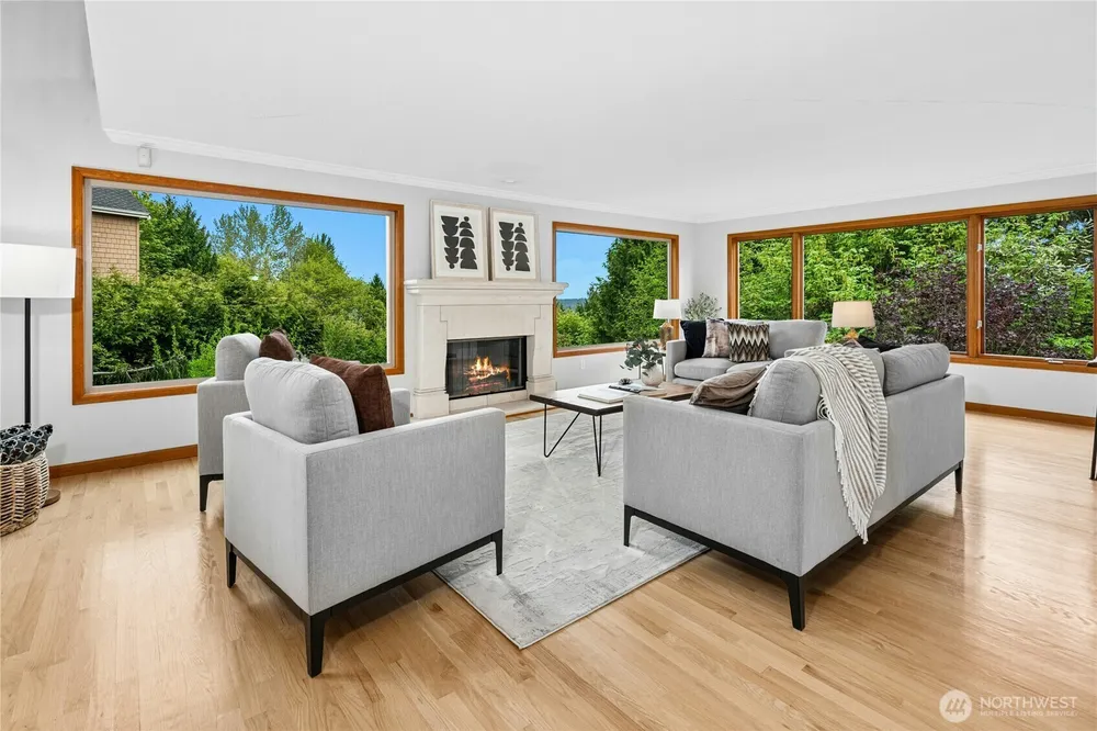 20005 NE 42nd St, Sammamish, WA 98074