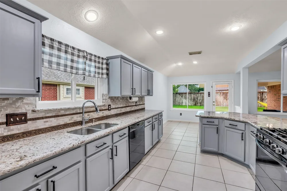 1823 Cornerstone Place Dr, Katy, TX 77450