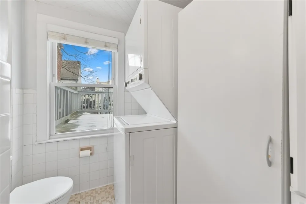 29 Green St, Boston, MA 02129