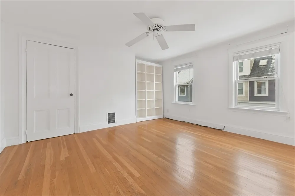 29 Green St, Boston, MA 02129