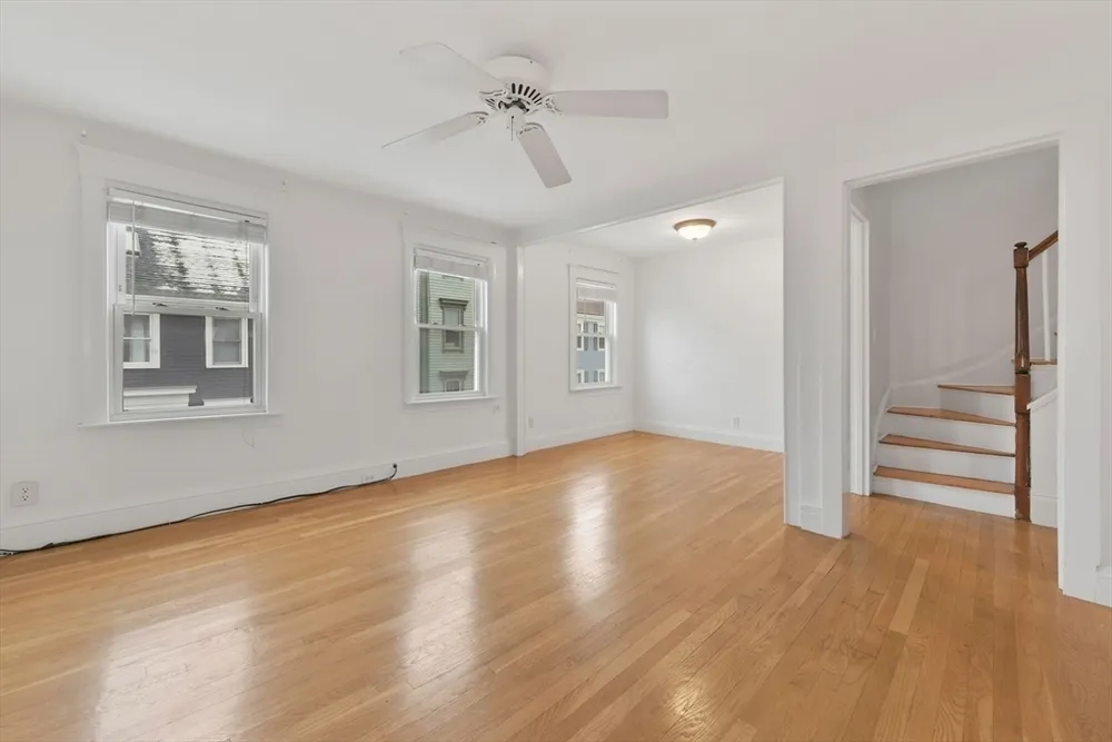 29 Green St, Boston, MA 02129